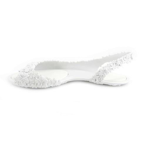 white flat sandals for women